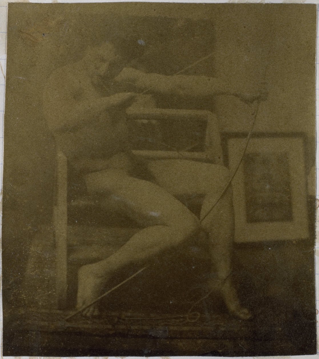 Tanulmány egy lépcsőn ülő férfi meztelen modellről, elölről nézve, kötéllel és masnival az ölében, Jacques de Lalaing stúdiójában alkotó: Jacques Lalaing (attributed to)