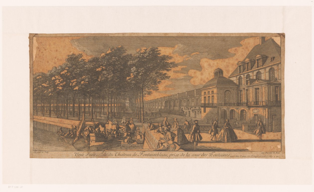 Gezicht op een laan bij de Cour de la Fontaine van kasteel Fontainebleau Kilátás a Château Fontainebleau szárnyára, a Cour des Fontaines-ről (cím az objektumon) alkotó: Jacques Rigaud