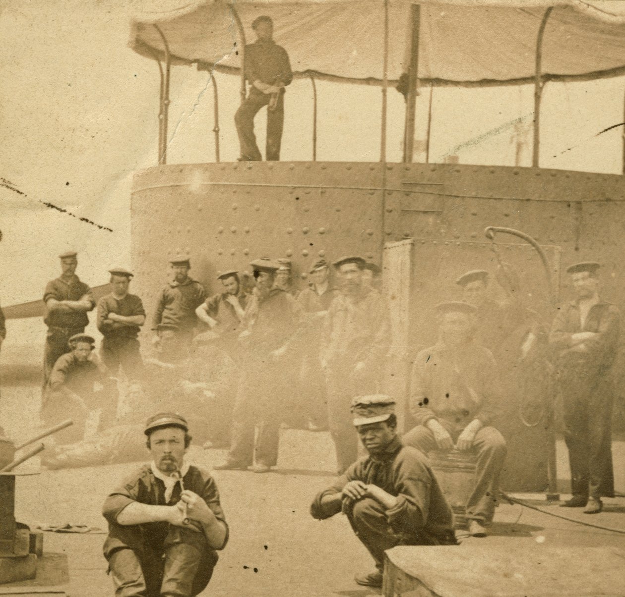 A legénység a USS Monitor fedélzetén, 1862 (szepia nyomat) alkotó: James F. Gibson