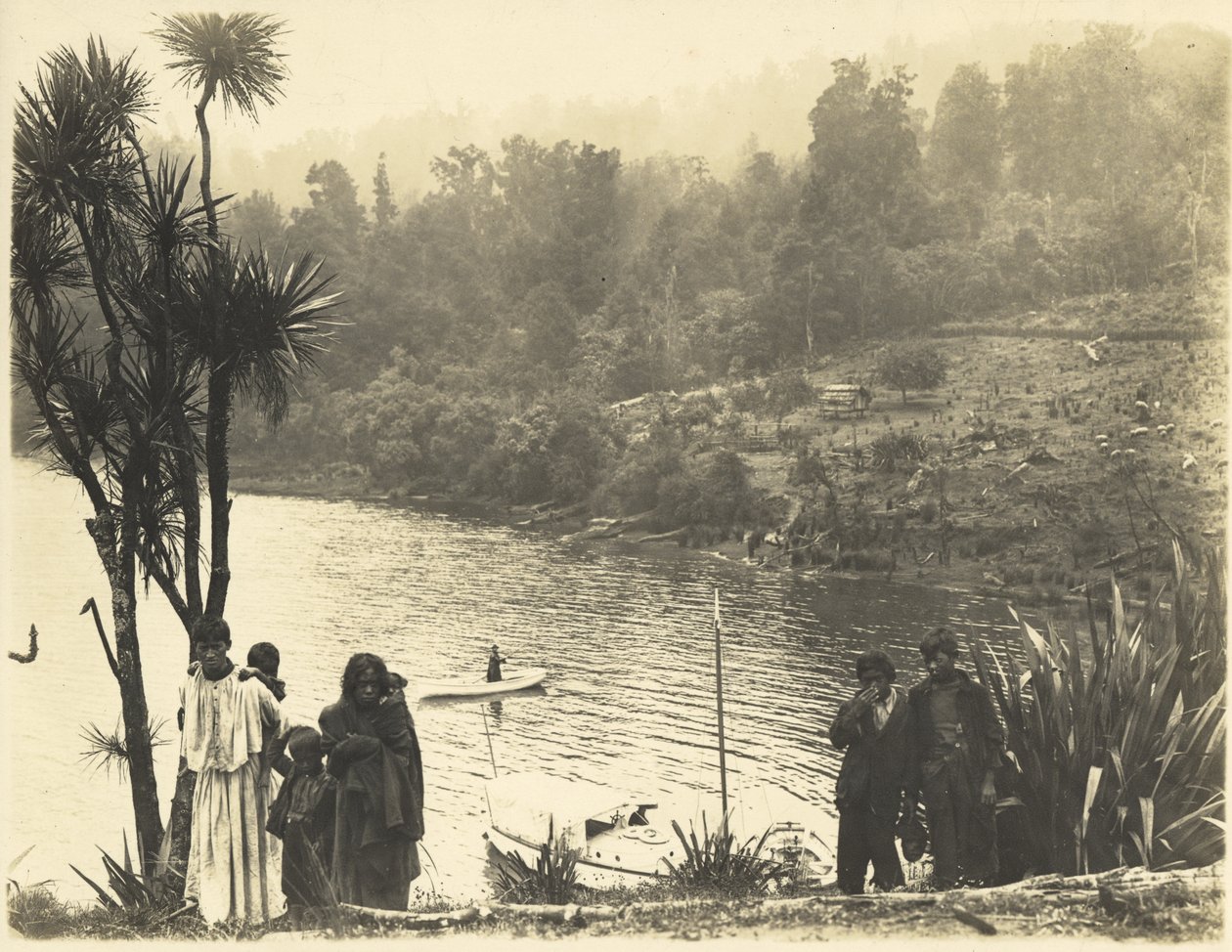 Waikaremoana-tó, 1908 (ezüst zselatin nyomat) alkotó: James McDonald