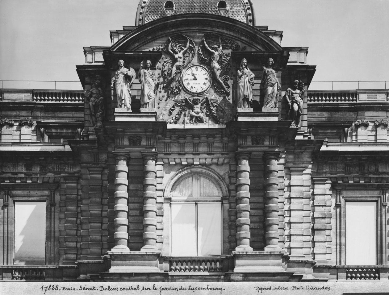 Palais du Luxembourg oromfala, 1840 (lásd még: 346522) alkotó: James Pradier