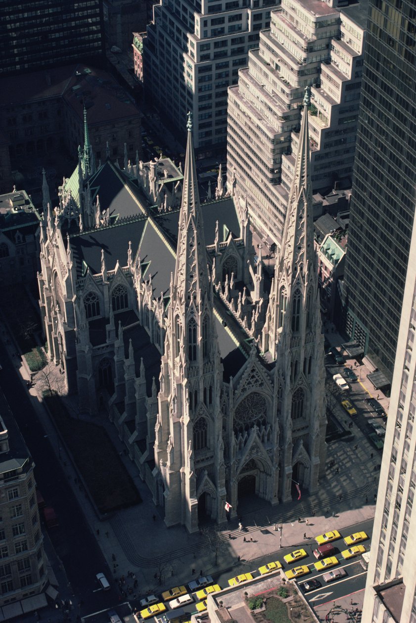 Kilátás a St. Patricks Cathedralra a Rockefeller Centerből alkotó: James Renwick