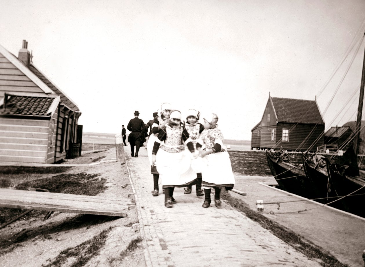 Gyermekek a Marken-szigeten, Hollandiában, 1898 alkotó: James Batkin
