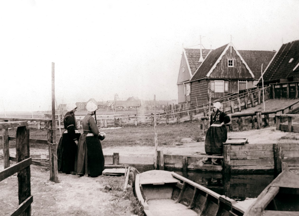 Nők hagyományos ruhában, Marken-sziget, Hollandia, 1898 alkotó: James Batkin