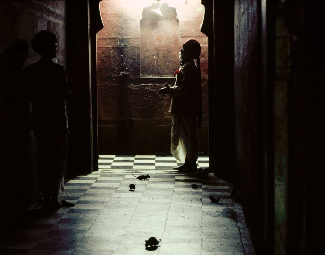  alkotó: James L Stanfield