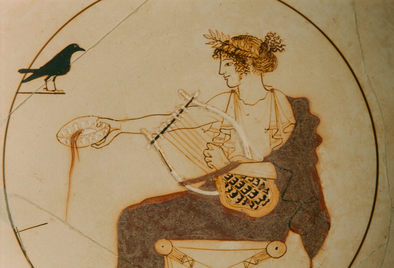 Fehér alapon Apolló ábrázolásával díszített kylix. Az isten ül... alkotó: James L Stanfield