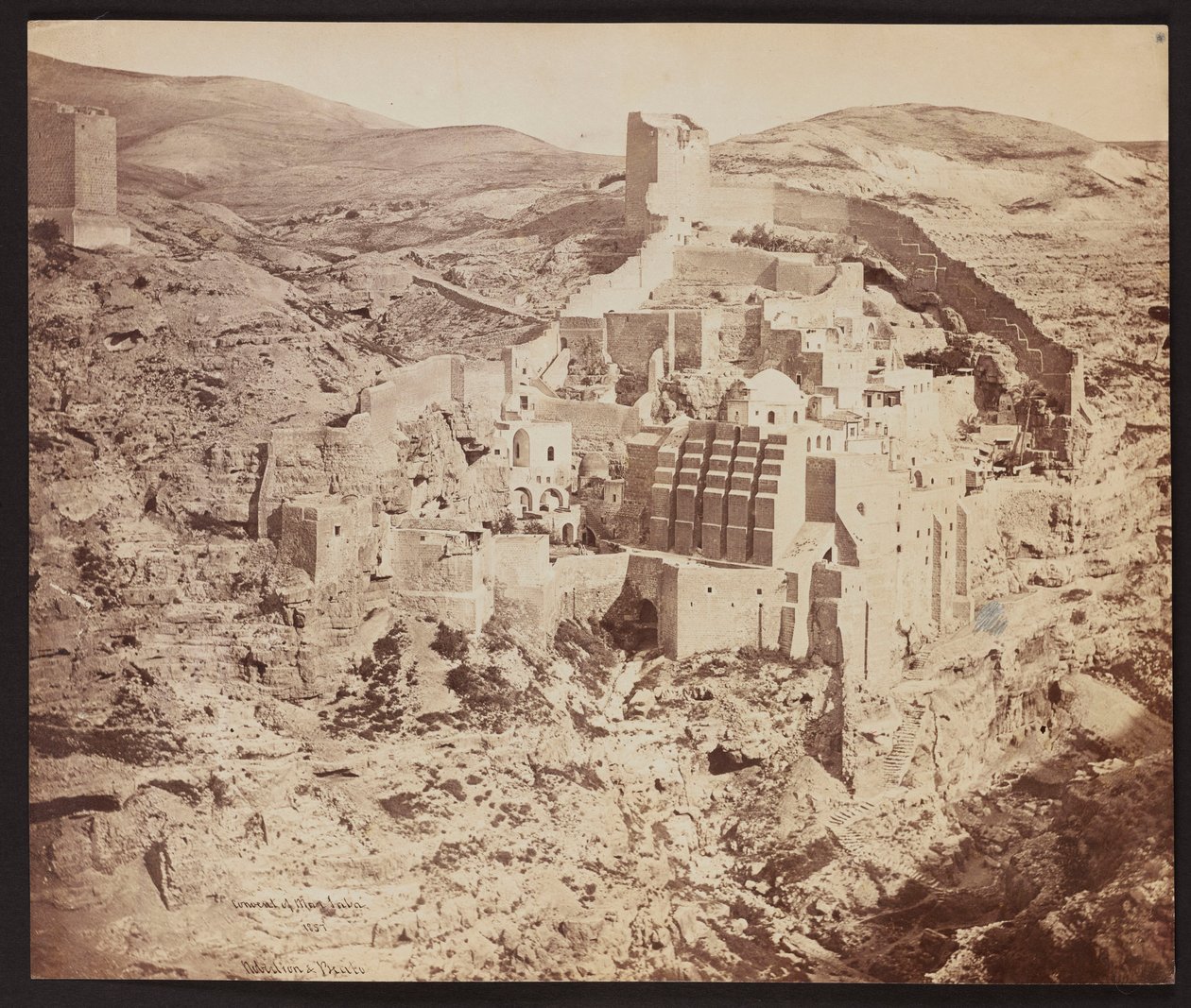 „Mar Saba kolostora. 1857” [Szent Szabbasz nagy lavrája, arabul Mar Saba néven ismert - ortodox kolostor a Kidron-völgyben, Ciszjordániában, Betlehemtől keletre] alkotó: James Robertson