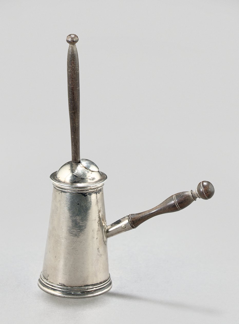 George II játék csokoládéfazék, 1730 körül (ezüst és fa) alkotó: James Slater