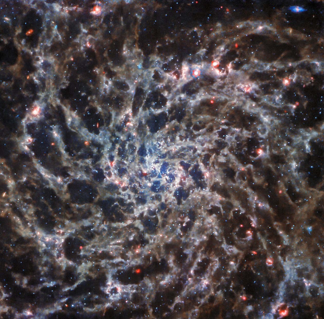 IC 5332 alkotó: James Webb Space Telescope (NASA)