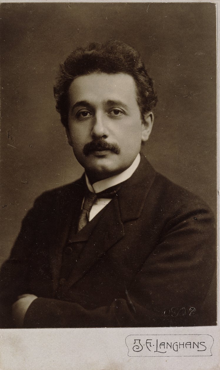 Albert Einstein 1912-ben, 1912-ben Prágában készült carte-de-visite portré alkotó: Jan Langhans
