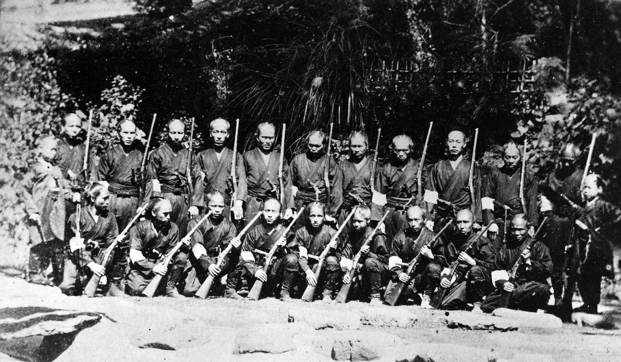Egy csapat japán katona, 1860 körül alkotó: Japanese Photographer