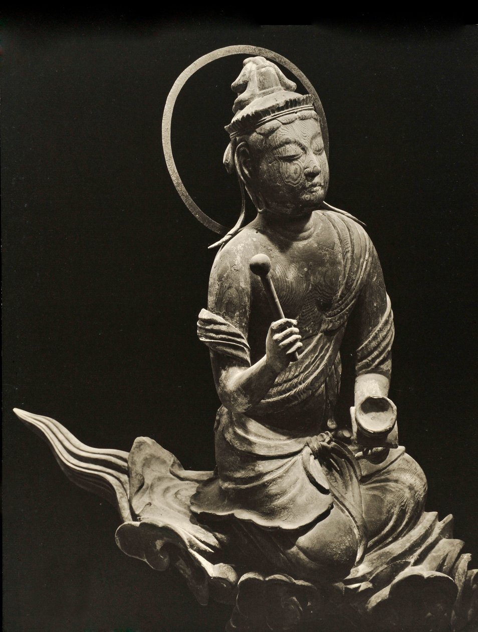 Bosatsu hangszeren játszik, a 11. századból, késő Heian-korszak, Byodo-In, Kyoto, 1950 alkotó: Japanese Photographer