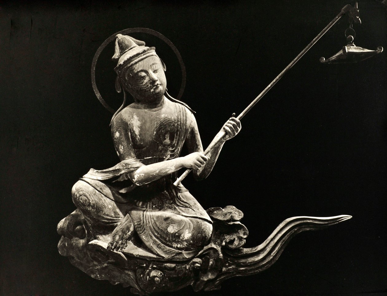 Bosatsu hangszeren játszik, a 11. századból, késő Heian-korszak, Byodo-In, Kyoto, 1950 alkotó: Japanese Photographer