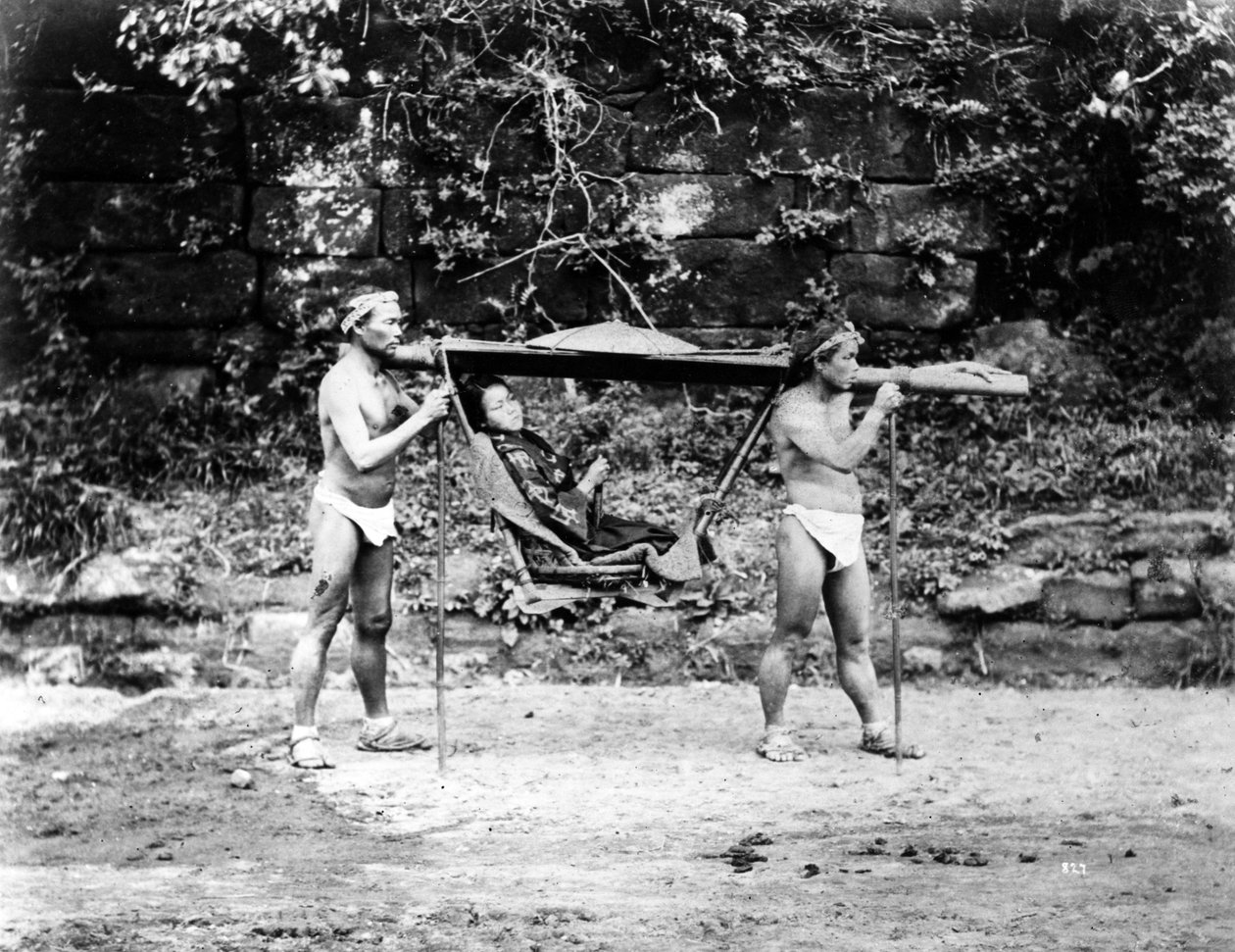 Lány palankinban (norimono), Japán, 1870-es évek körül alkotó: Japanese Photographer