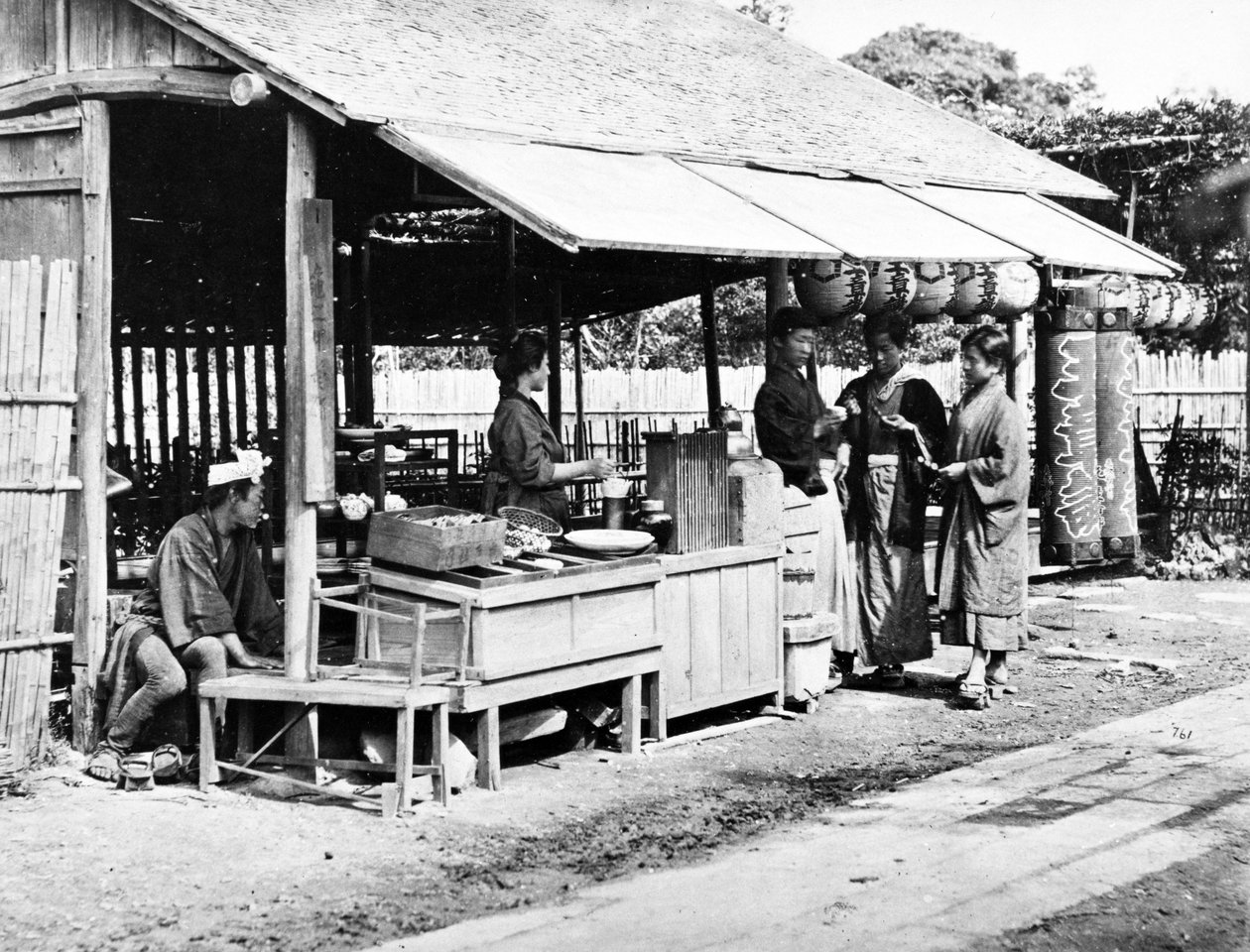 Japán Street Food Stall, 1860-80 körül alkotó: Japanese Photographer