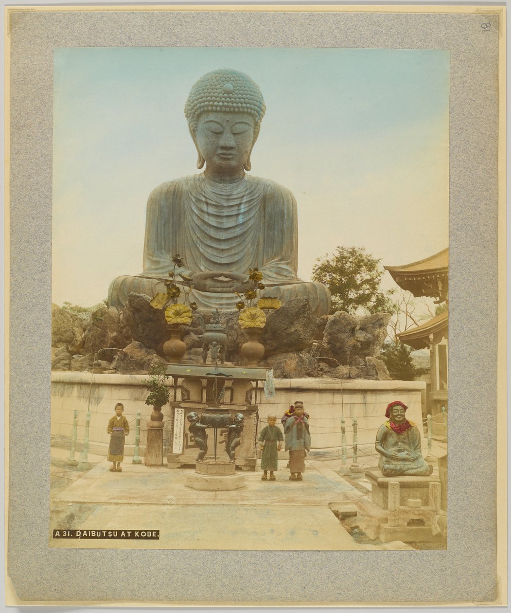Daibutsu Kobe-ban, Japánban (kézzel színezett fekete-fehér fotó) alkotó: Japanese Photographer