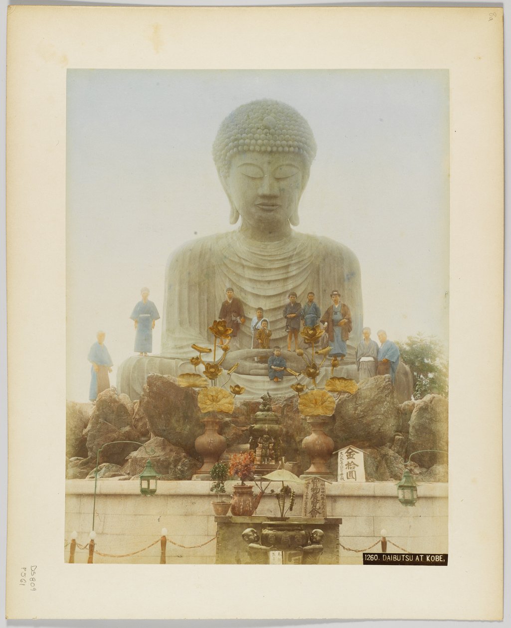 Daibutsu Kobe-ban, Japánban (kézzel színezett fekete-fehér fotó) alkotó: Japanese Photographer