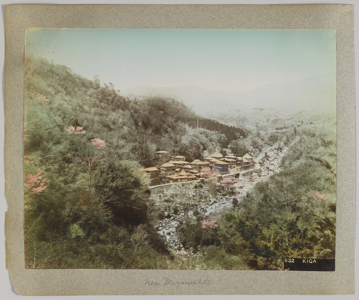 Kiga, Miyanoshita közelében, Kanagawa prefektúra, Japán (kézzel színezett fekete-fehér fotó) alkotó: Japanese Photographer