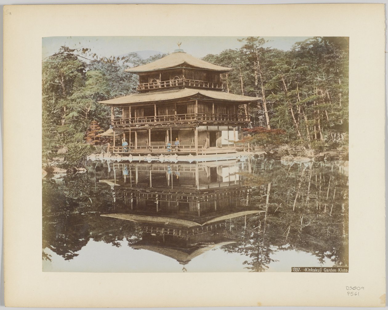 Kinkakuji Garden, Kyoto, Japán (kézzel színezett fekete-fehér fotó) alkotó: Japanese Photographer