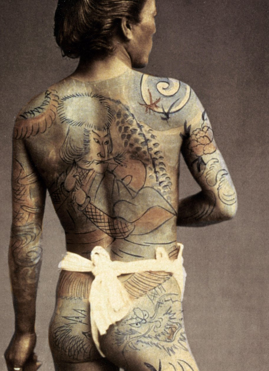 Férfi hagyományos japán Irezumi tetoválással, 1880 körül alkotó: Japanese Photographer