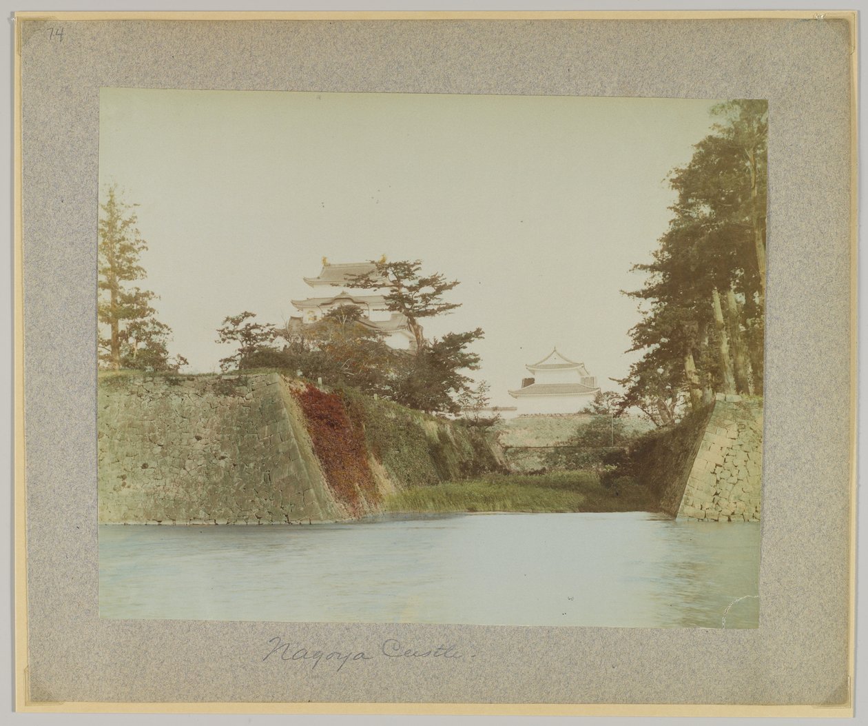 Nagoya kastély, Japán (kézzel színezett fekete-fehér fotó) alkotó: Japanese Photographer