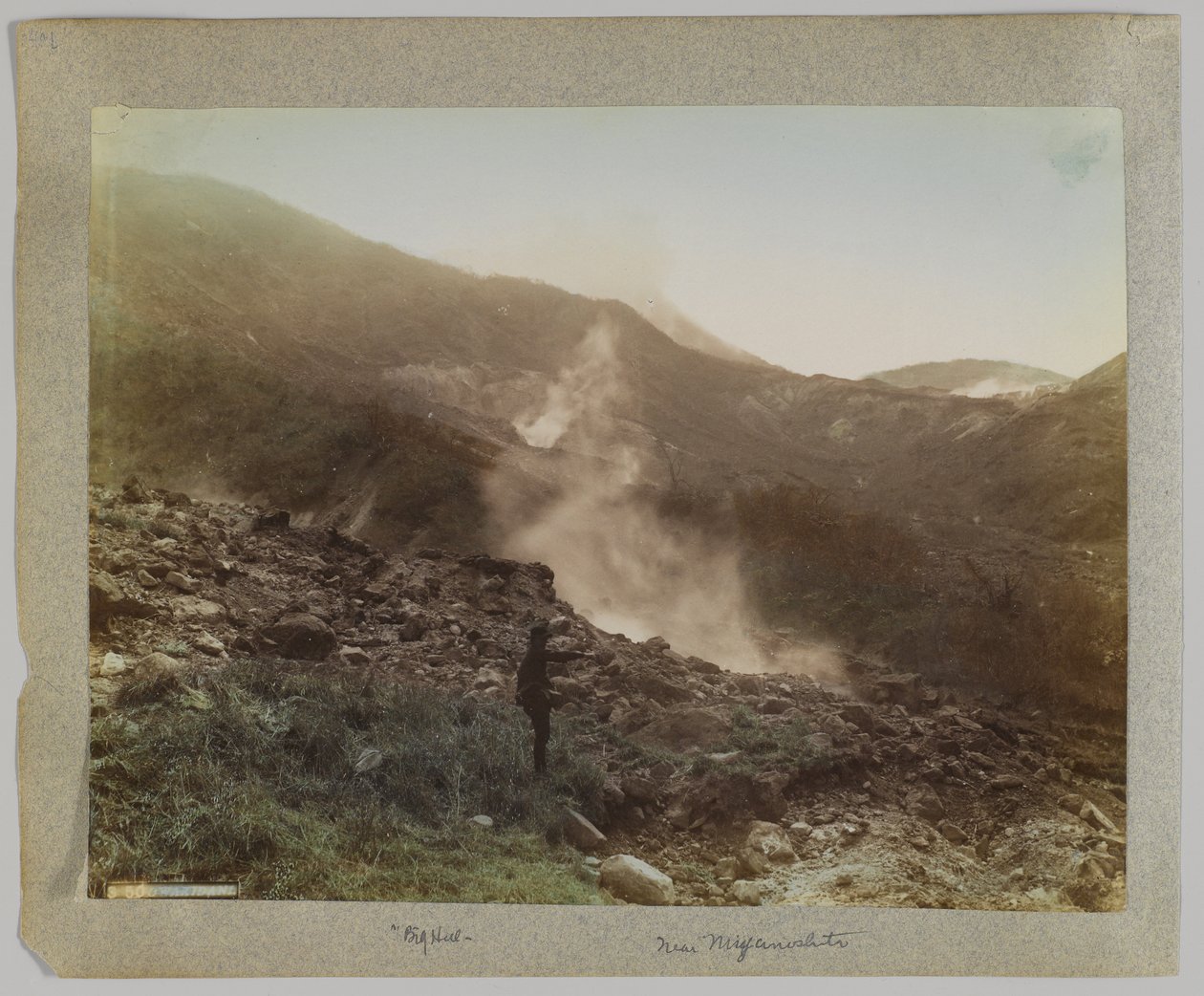 Owakudani, Hakone, Kanagawa prefektúra, Japán (kézzel színezett fekete-fehér fotó) alkotó: Japanese Photographer