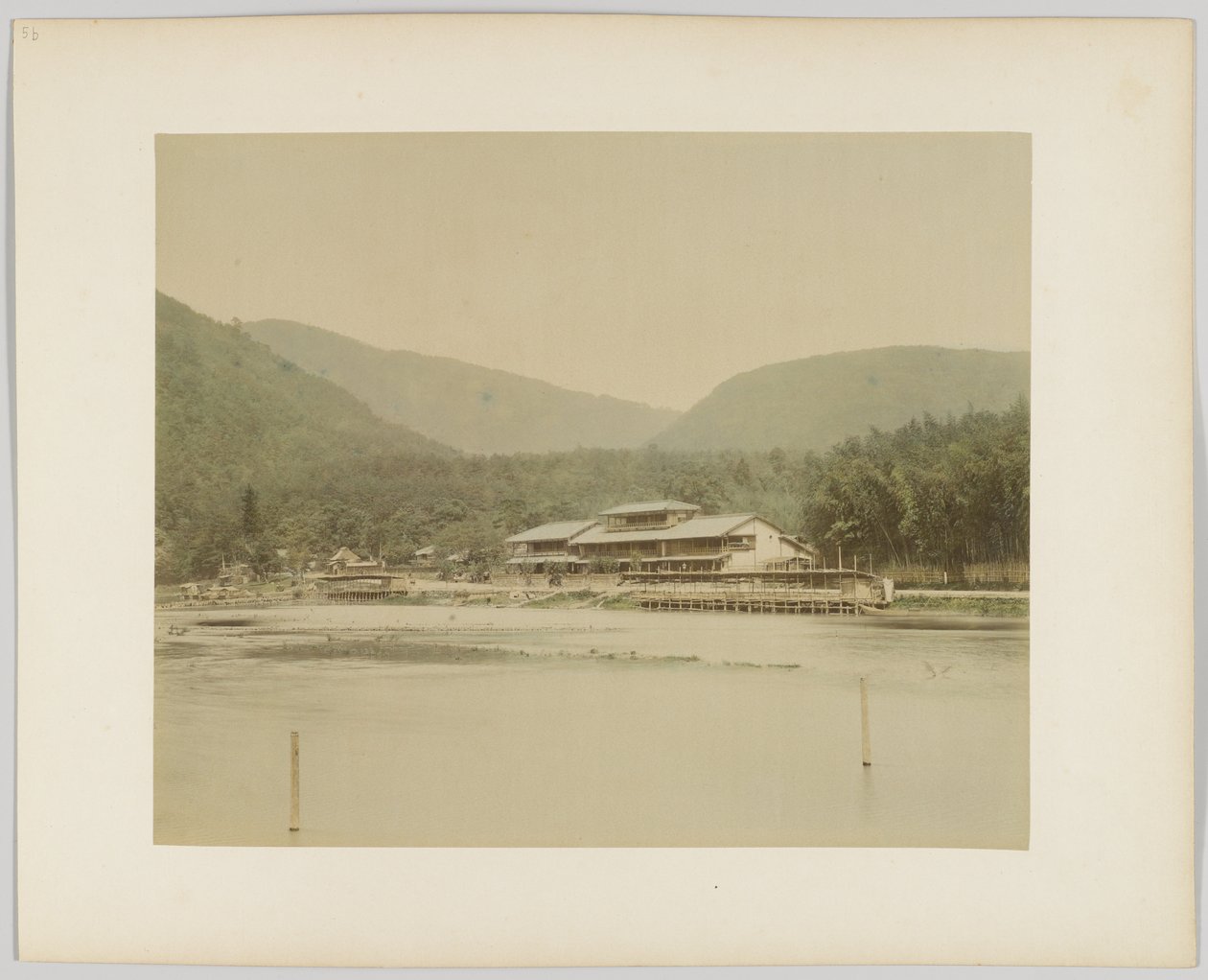 Folyói táj, Japán (kézzel színezett fekete-fehér fotó) alkotó: Japanese Photographer