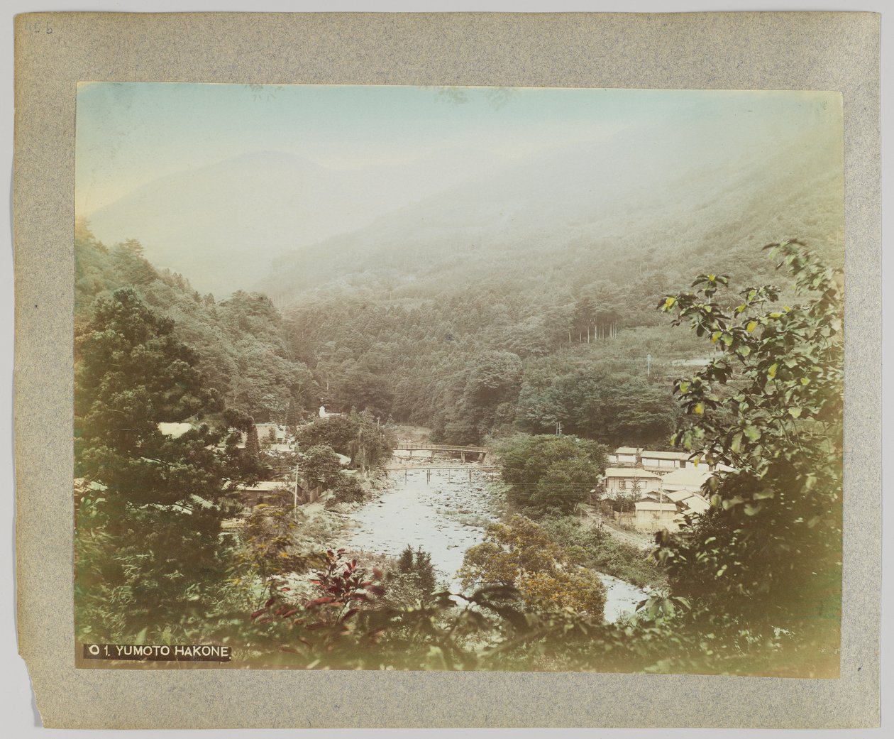 Yumoto Hakone, Kanagawa prefektúra (kézzel színezett fekete-fehér fotó) alkotó: Japanese Photographer