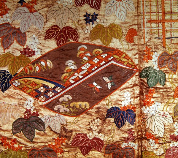 Részlet egy Noh köntösről (szatén) alkotó: Japanese School