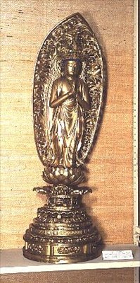 Fuku Kenjaku Kannon figurája, Edo-korszak (lakk és aranyozott fa) alkotó: Japanese School