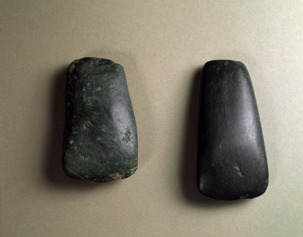 Tőkés fejsze pengék, Jomon-korszak Kr.e. 4500-3700 alkotó: Japanese School