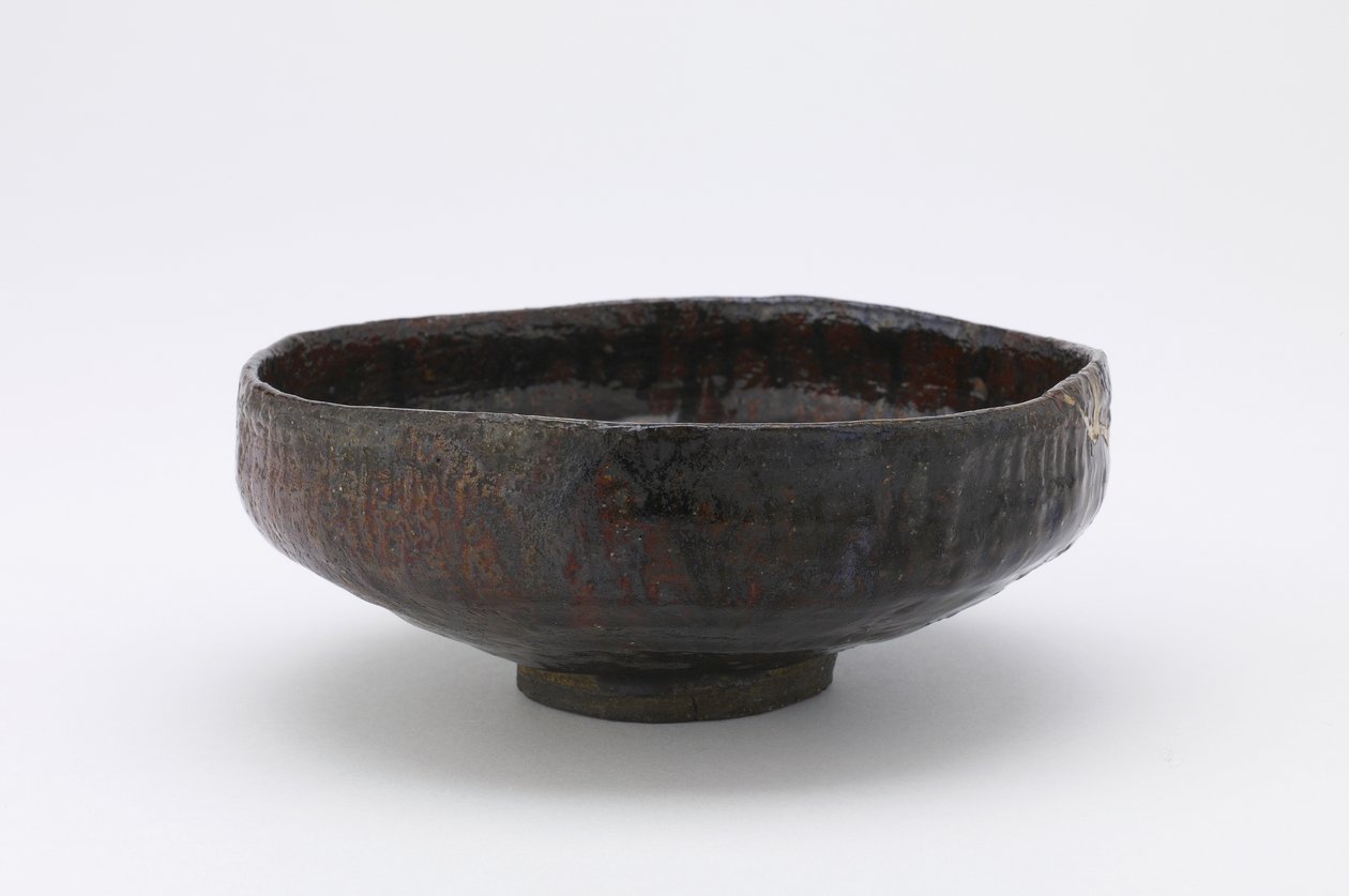 Sekély teástál, Kanazawa, Ishikawa prefektúra, Edo-korszak, 18-19. század (raku-típusú agyag vörös csíkkal, átlátszó ólommáz alatt) alkotó: Japanese School