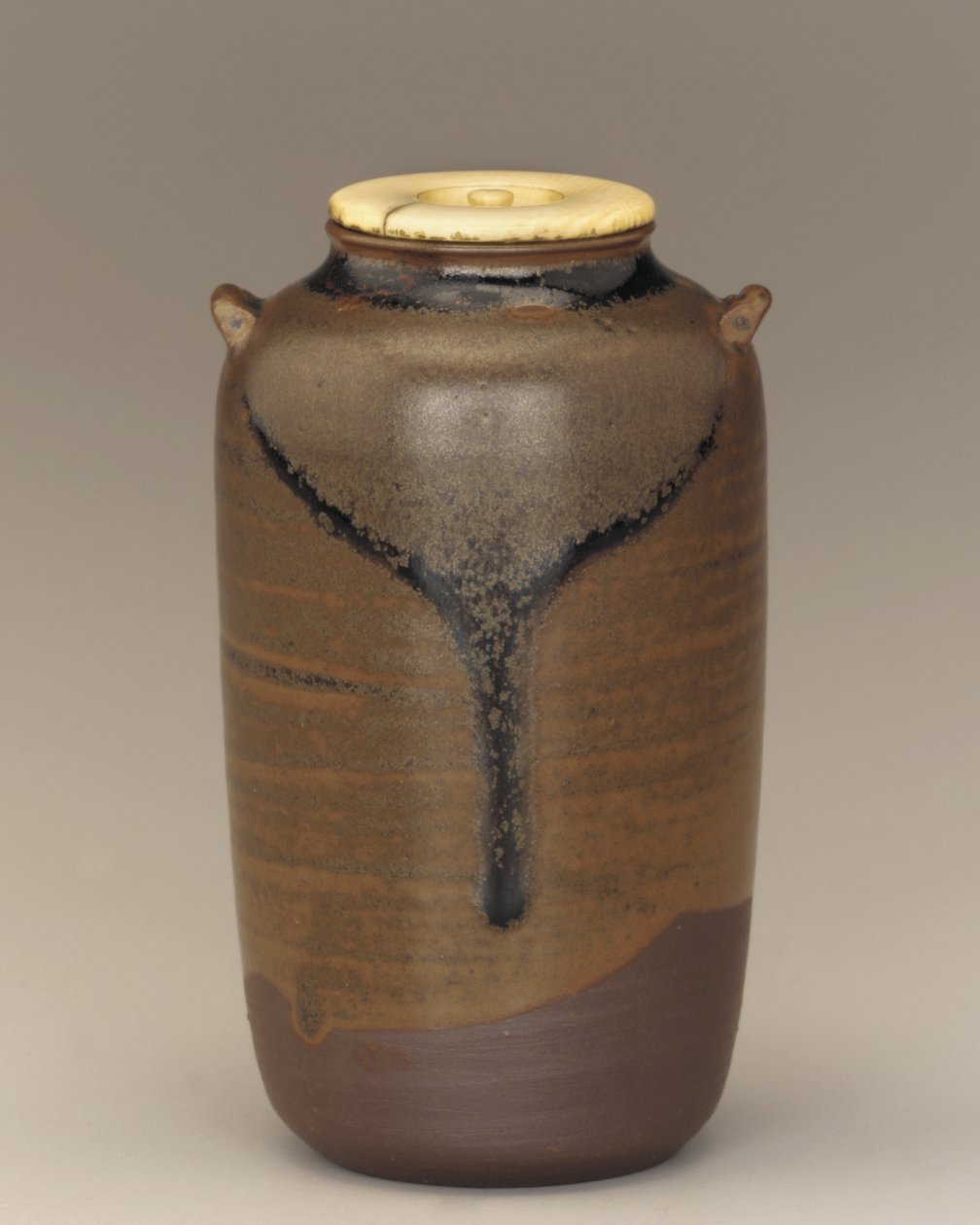 Tea caddy két füllel, Koishibara, Fukuoka prefektúra, Edo-korszak, 17. század vége – 18. század eleje (kerámia) alkotó: Japanese School