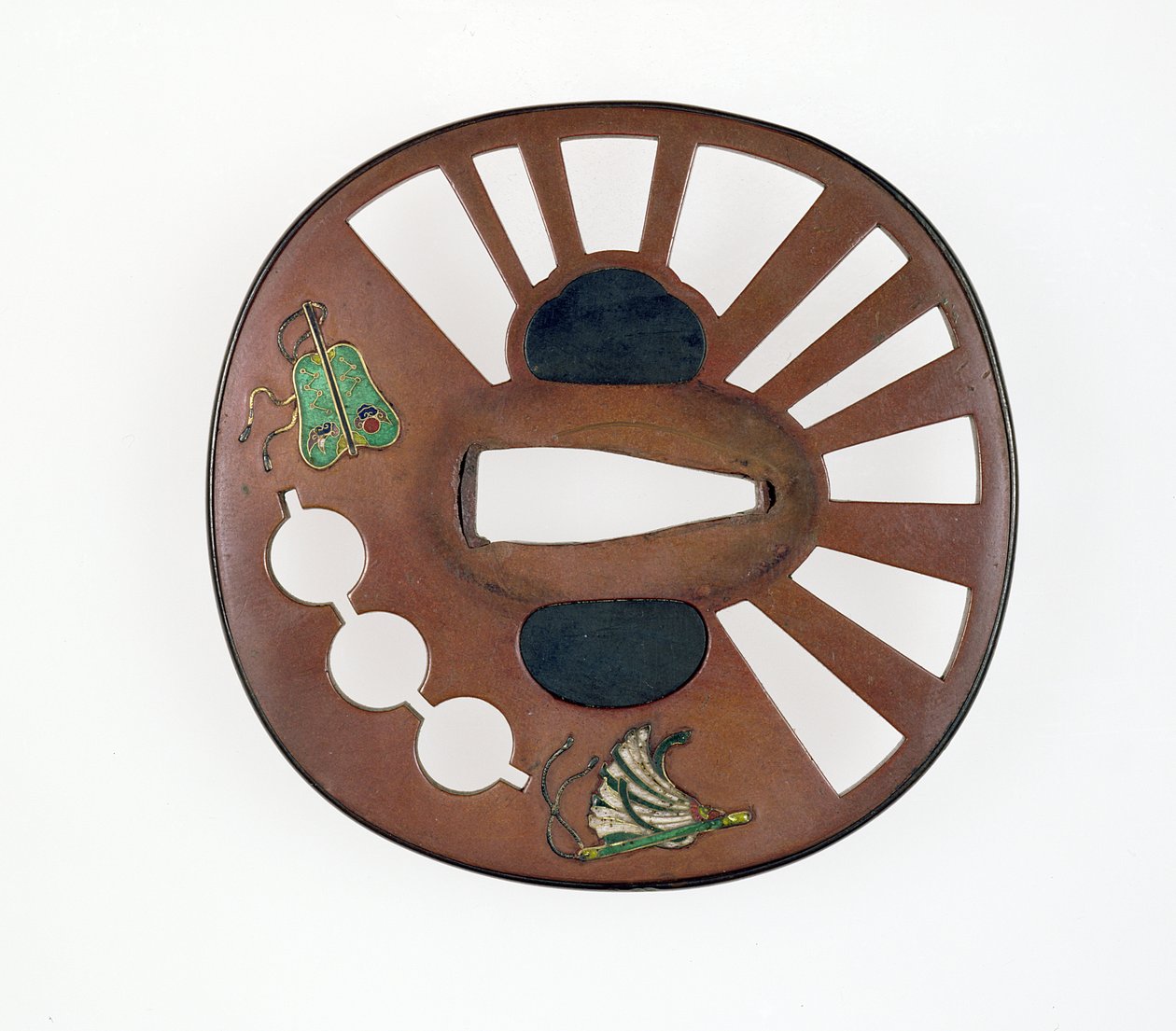 Tsuba legyezőkkel díszítve (réz zománccal) alkotó: Japanese School