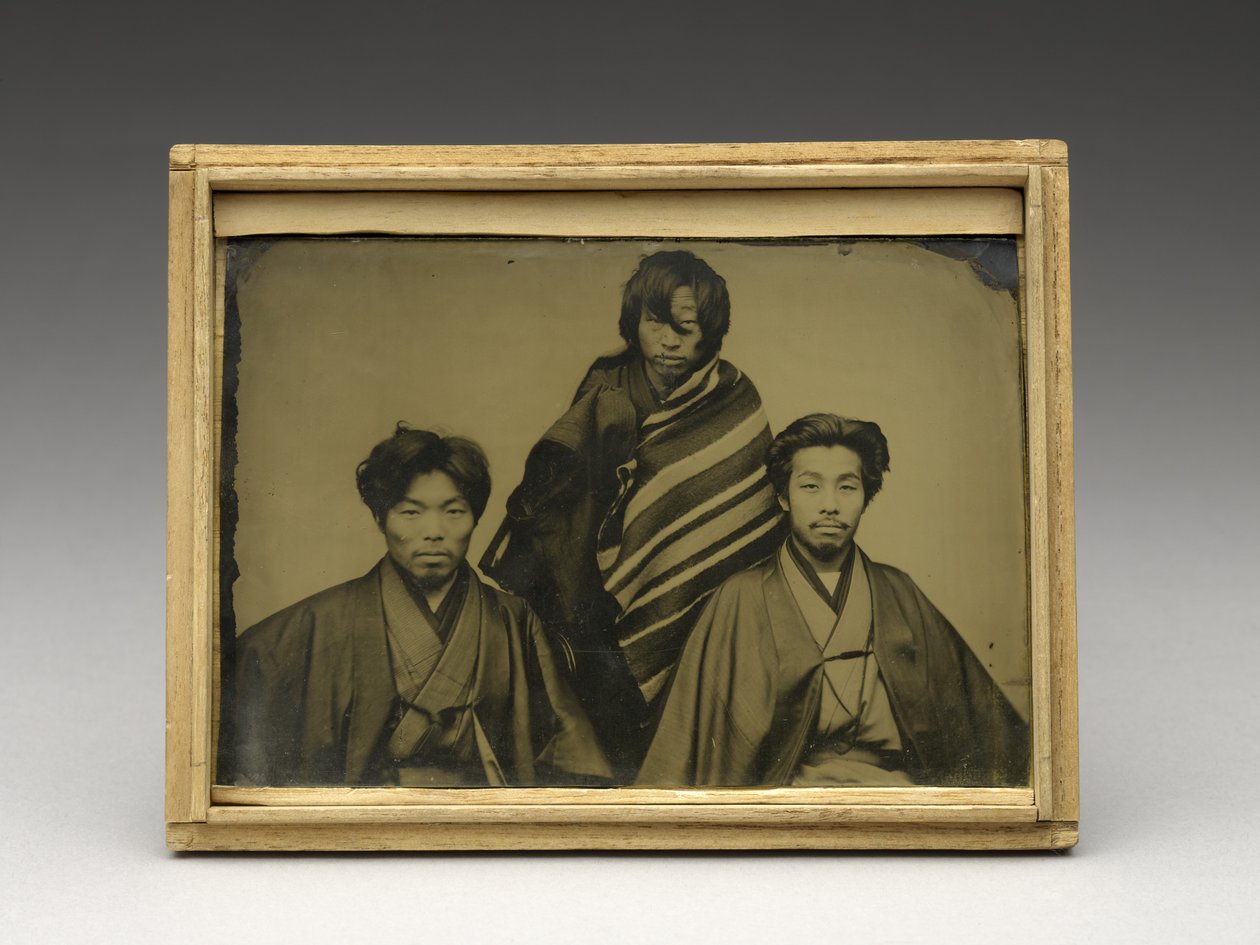 Cím nélkül, c. 1875 (ambrotípia eredeti kiri fa tokban) alkotó: Japanese School