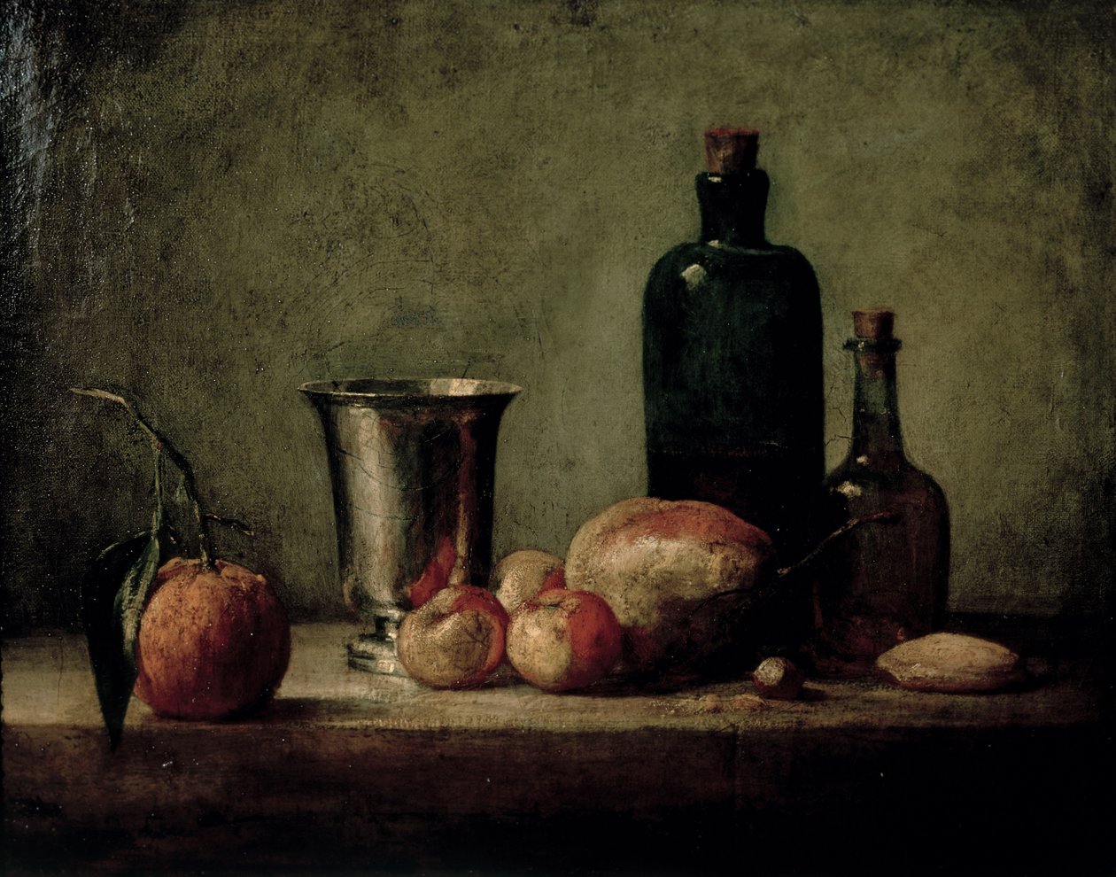 Csendélet ezüst pohárral, gyümölccsel és üvegekkel az asztalon alkotó: Jean Baptiste Simeon Chardin