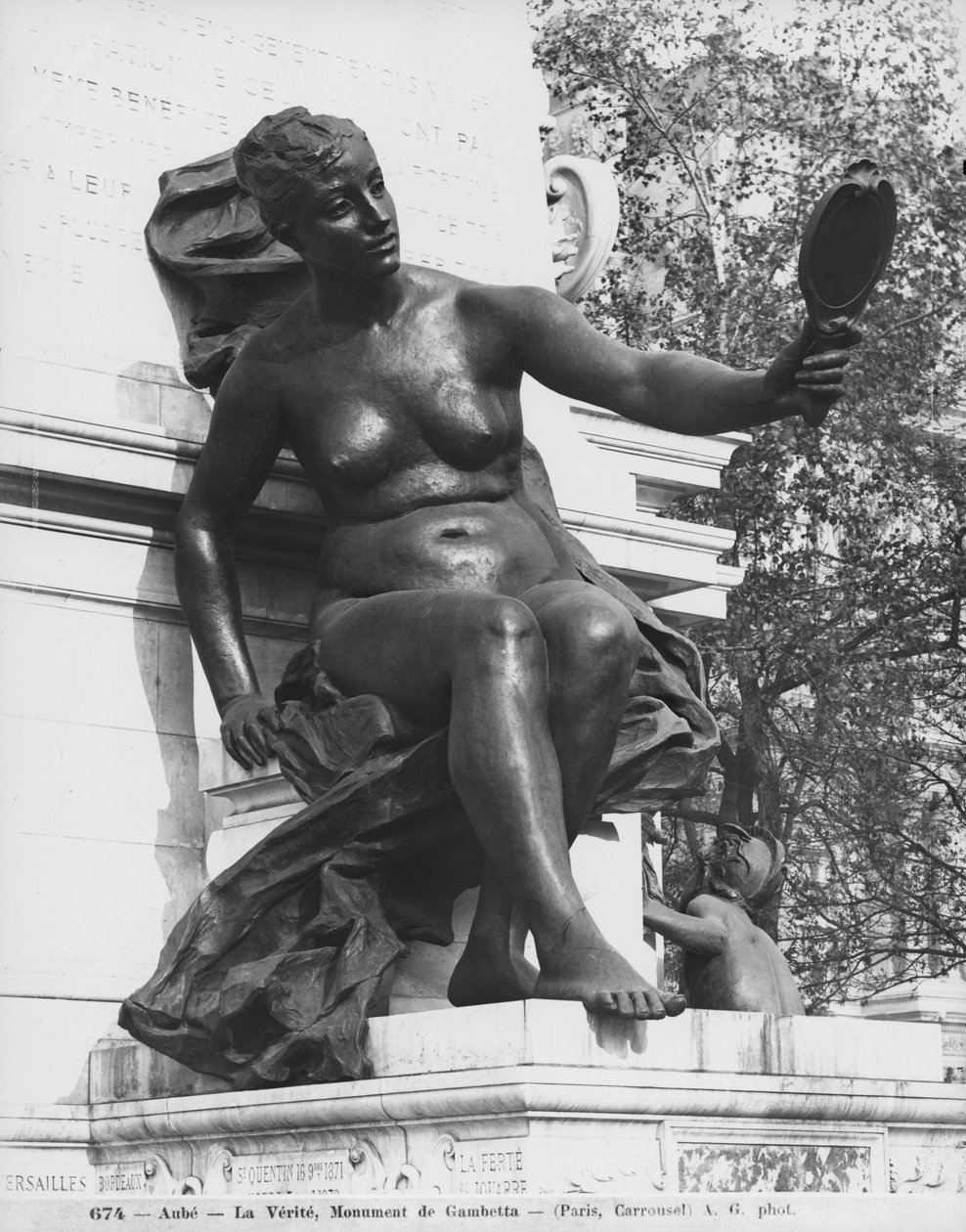 Leon Gambetta emlékműve, Igazság, cour Napoleon, Louvre, 1888 (részlet) (márvány és kő) (lásd még: 346101, 346102, 346503) alkotó: Jean Paul Aube
