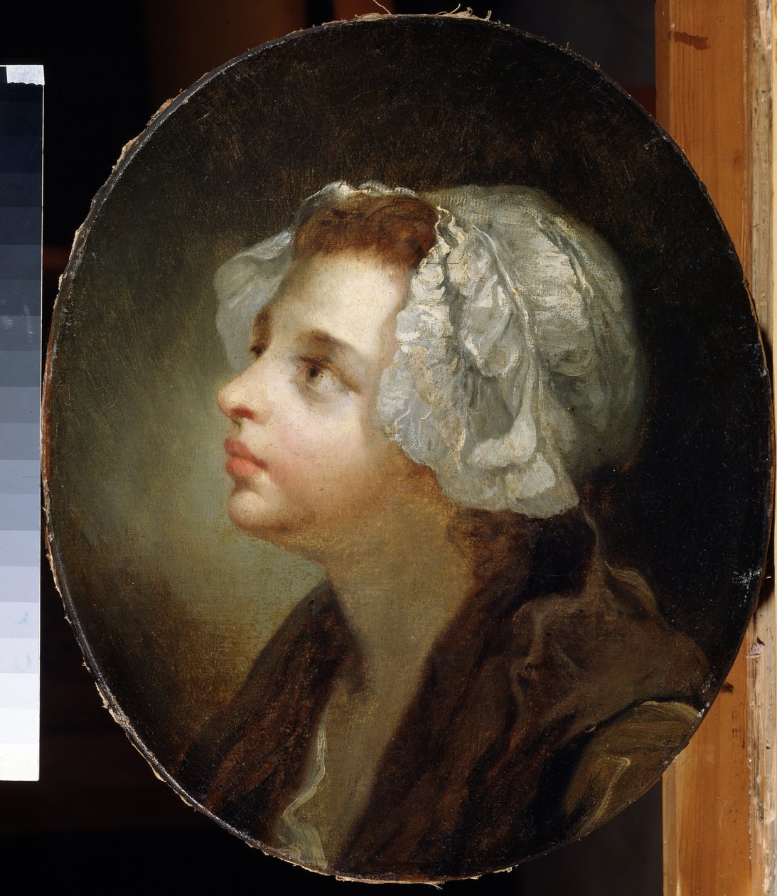 ""Egy fiatal lány portréja"" Sálat visel a fején. Jean Baptiste Greuze (1725-1805) festménye: Regionális Művészeti Múzeum, Chernigov (Csernihiv vagy Chernigov) Ukrajna alkotó: Jean-Baptiste Greuze