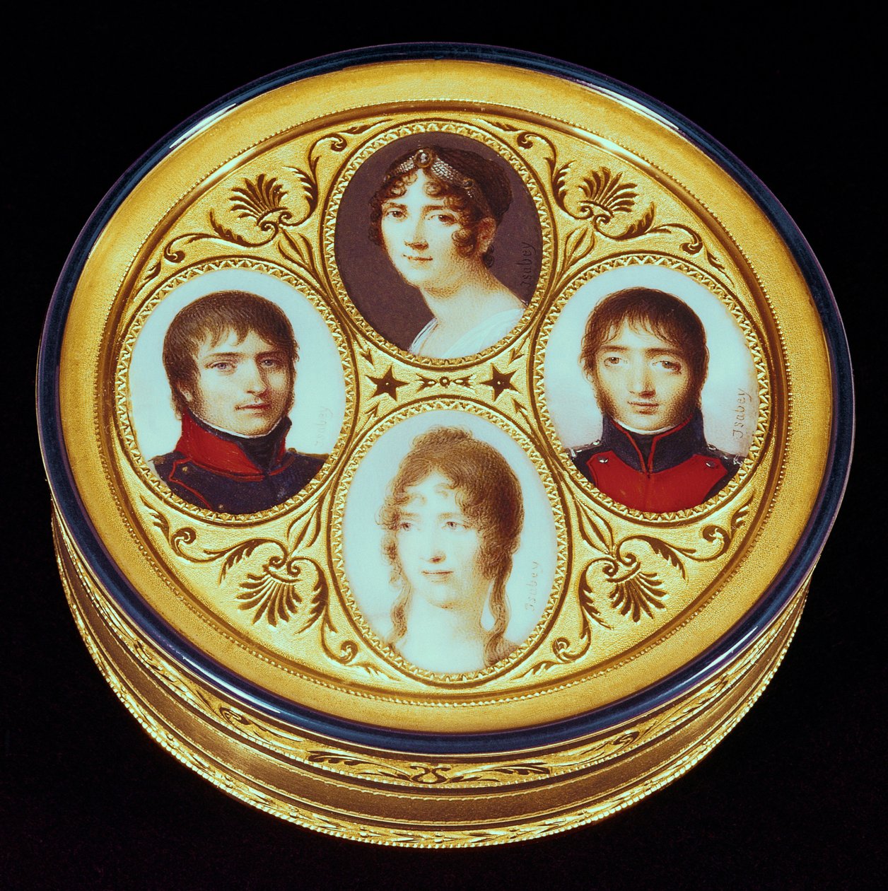 Bonbonniere Eugene (1781-1824) Hortense (1783-1837) és Josephine Beauharnais (1763-1814) és Louis Bonaparte (1778-1846) portréjával (arany, elefántcsont és zománc). alkotó: Jean Baptiste Isabey