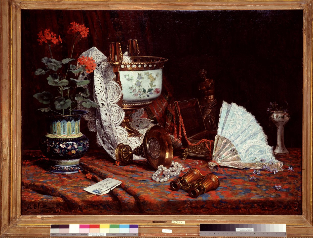 Csendélet van a ventilátor Asztal borított vázával, edény muskátlival, távcsővel. Jean Baptiste Olive (1848-1936) festménye 20. század V. 85x115 cm Kötelező említés: Collection fondation regards de provence, Marseille alkotó: Jean Baptiste Olive