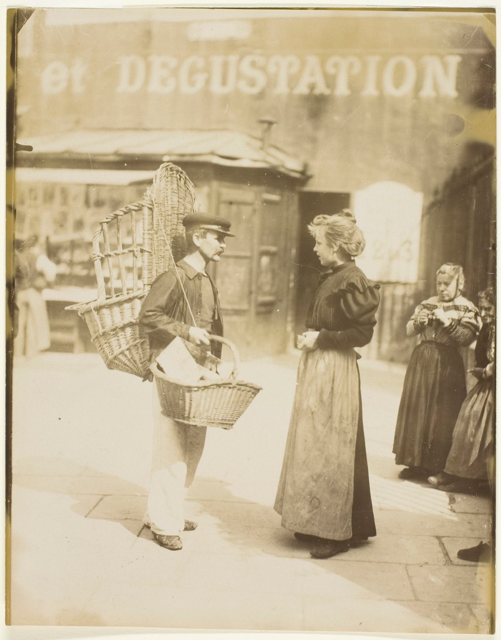 Kosár eladó alkotó: Jean Eugène Auguste Atget