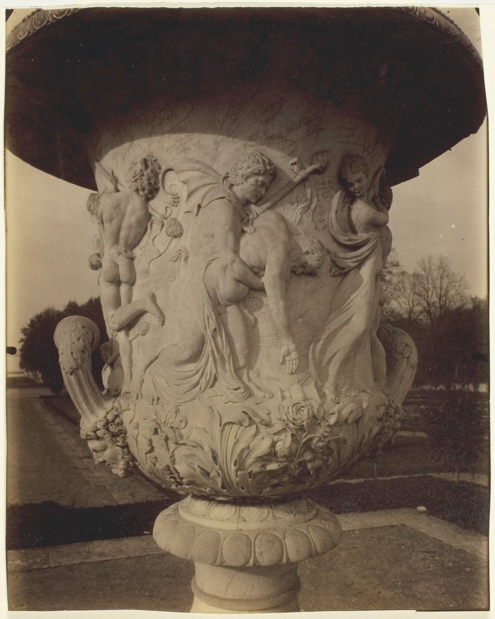 Versailles, Cornu váza alkotó: Jean Eugène Auguste Atget
