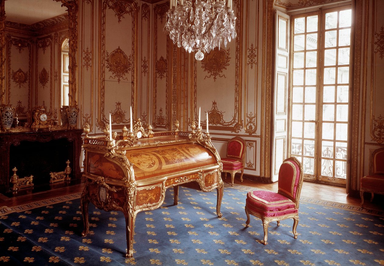 XV. Lajos stílusa: iroda XV. Lajos belső szekrényének hengereivel, Jean Francois Oeben (1720-1763) és Jean Henri Riesener (1734-1806) 1760-1769 Versailles, musee du chateau alkotó: Jean Francois Oeben