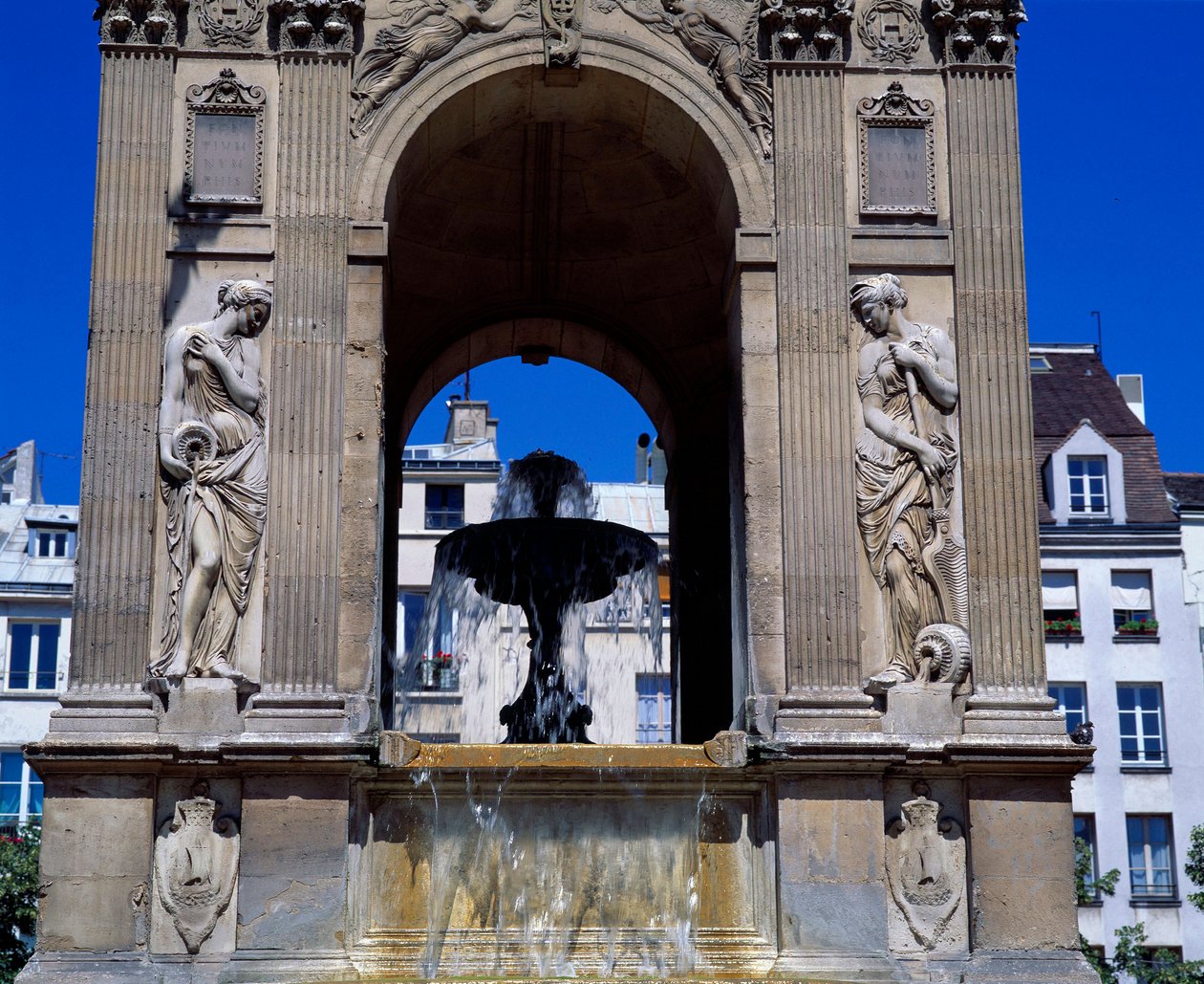 Építészet: a nimfákat ábrázoló Ártatlanok szökőkútjának részlete. Jean Goujon, Augustin Pajou és Pierre Lescot építészek tervezték. 1546-1549. Place Joachim du Bellay, Párizs. alkotó: Jean and Lescot Pierre Goujon