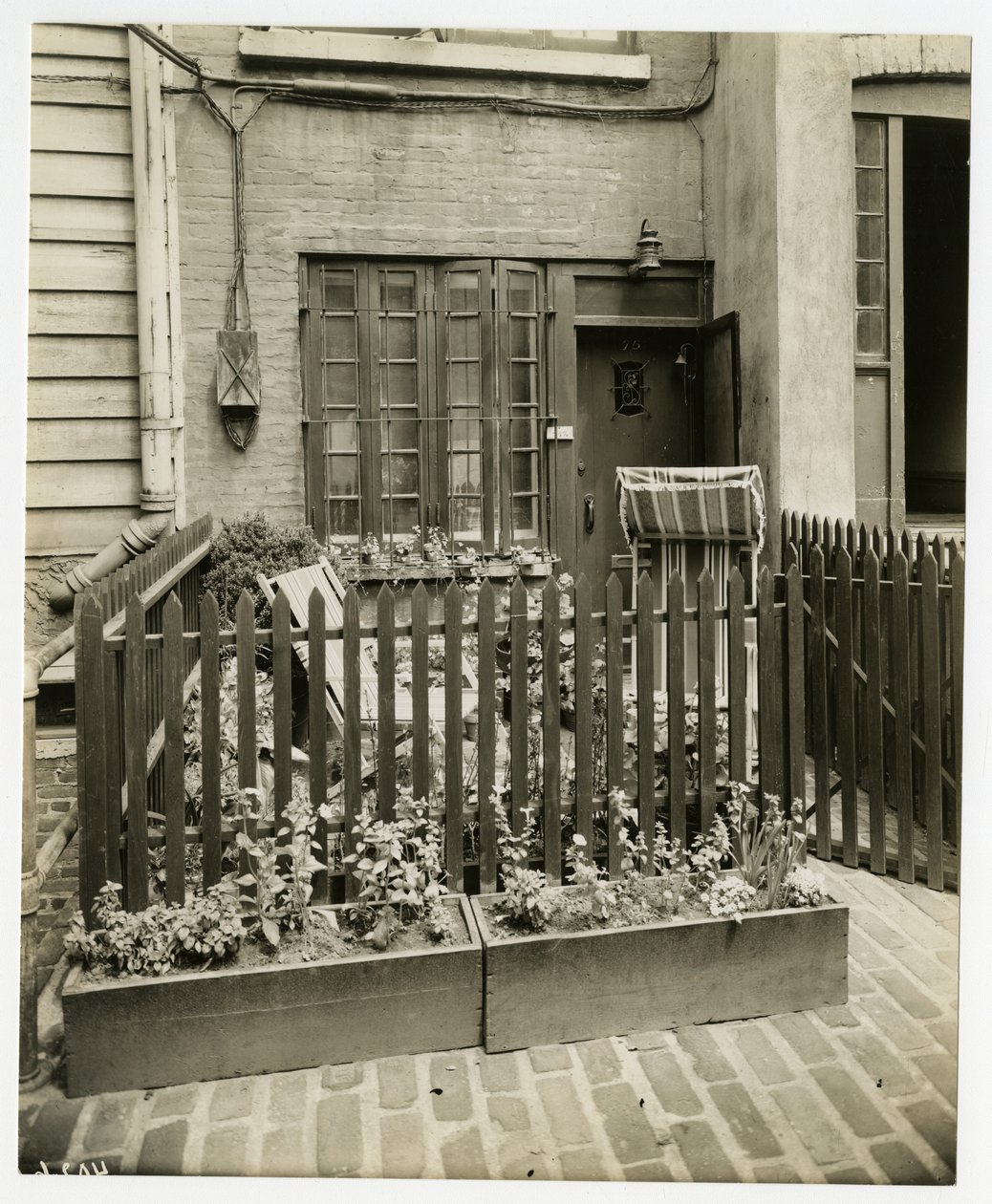 75 Bedford St "legszűkebb ház", Greenwich Village, New York, USA alkotó: Jessie Tarbox Beals