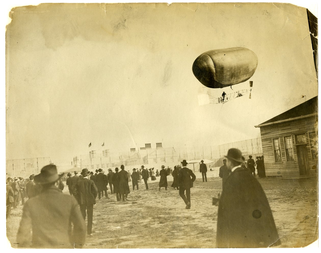 Léghajó "California Arrow" alkotó: Jessie Tarbox Beals