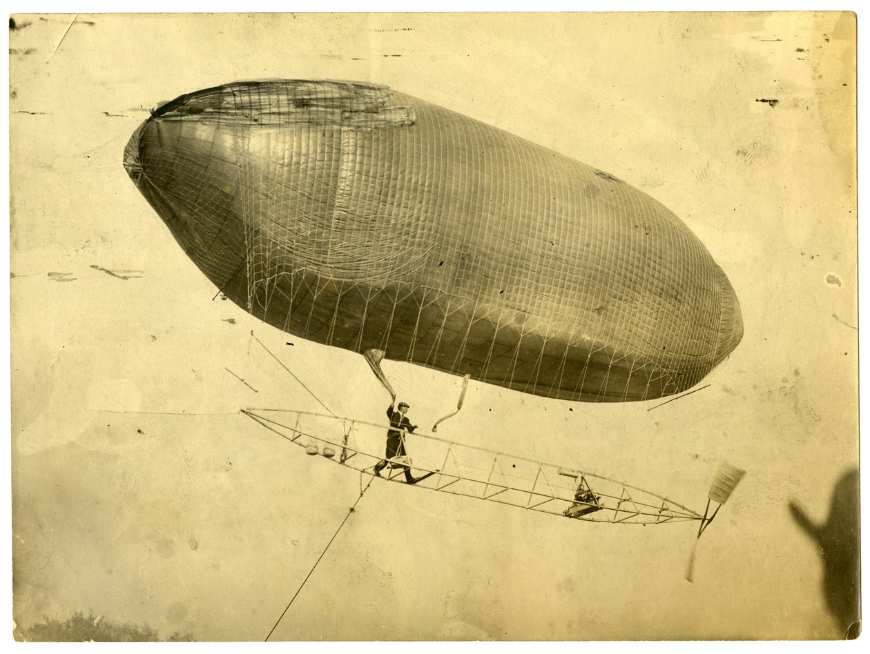 Léghajó "California Arrow" alkotó: Jessie Tarbox Beals