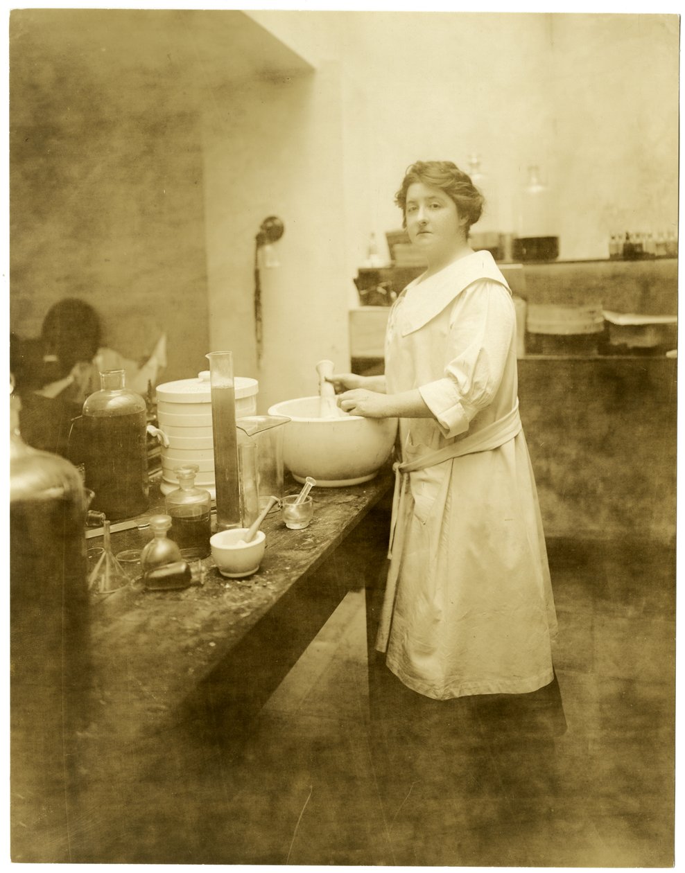 Anne Ann Haviland, parfümgyártó, 1915-28 körül (zselatin ezüst fotó) alkotó: Jessie Tarbox Beals