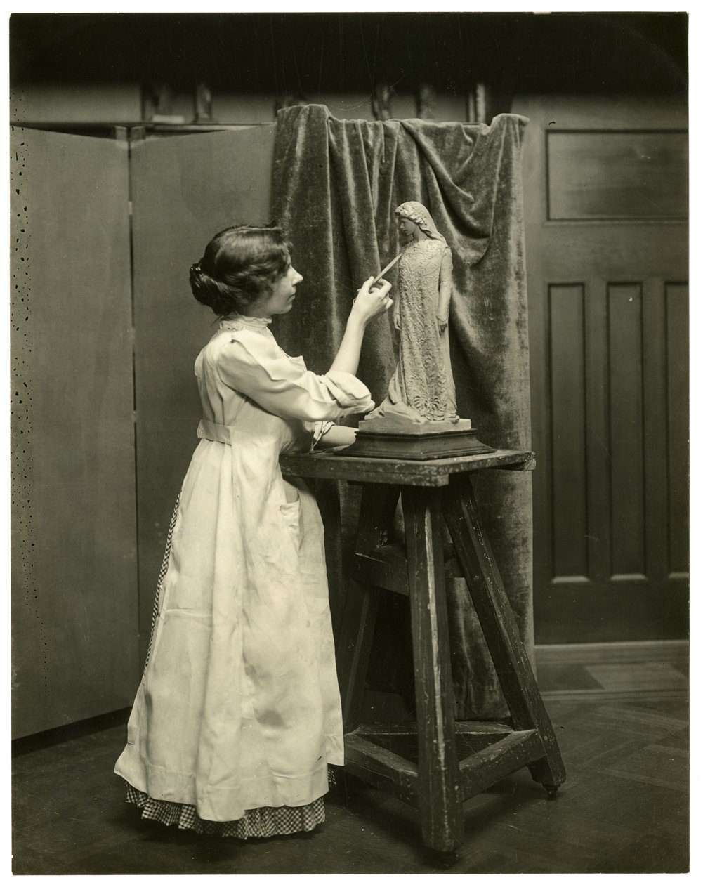 Bessie Potter Vonnoh, 1905-40 körül (zselatin ezüst fotó) alkotó: Jessie Tarbox Beals