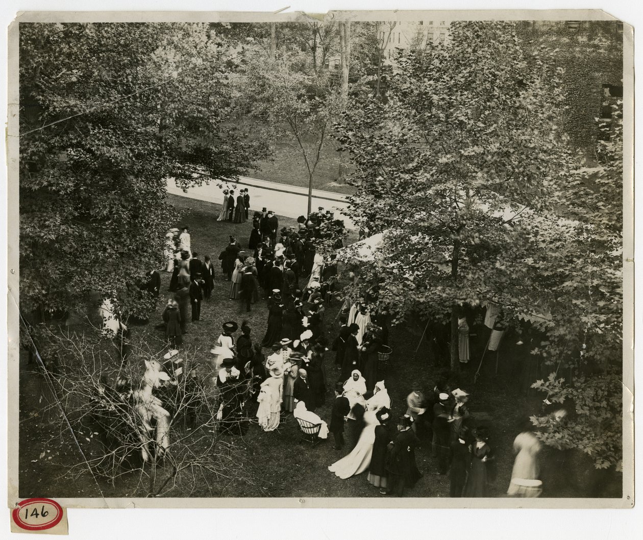 Columbia Lawn fete - általános nézet alkotó: Jessie Tarbox Beals